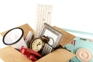 Tips for Throwing a Successful Yard Sale Before Your Move